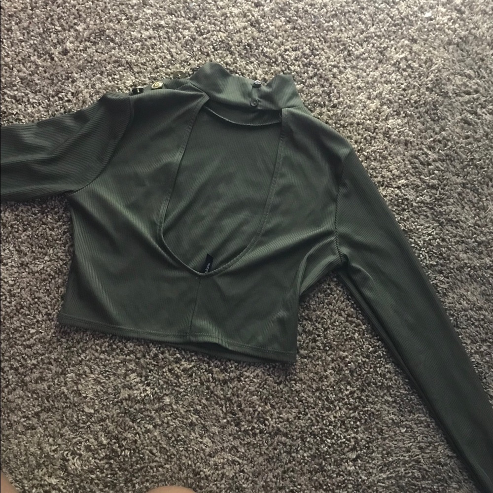 Cute top - Picture 3 of 5
